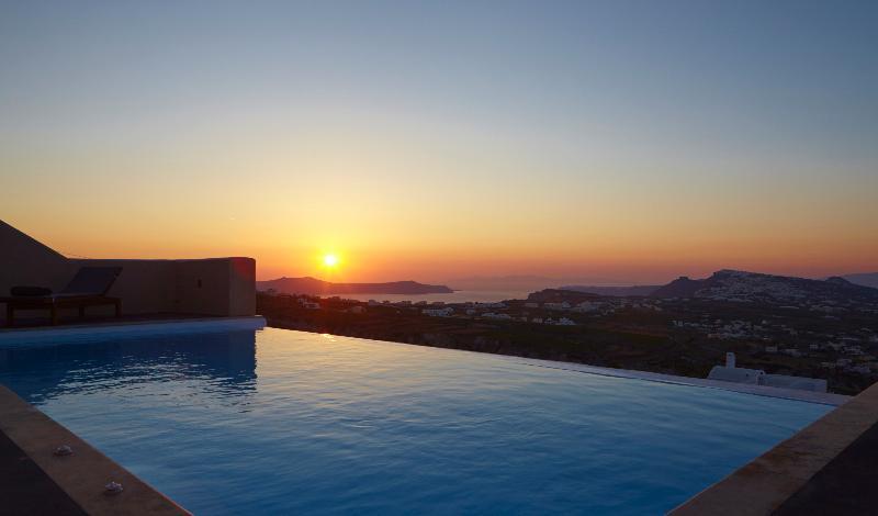 North Santorini A Luxury Spa Hotel Pýrgos Exterior foto